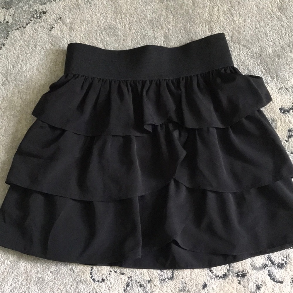 Cute black ruffled skirt